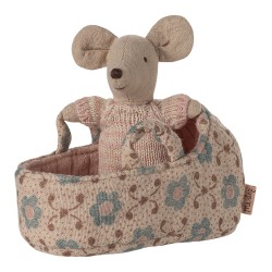 Bébé souris Maileg dans son...